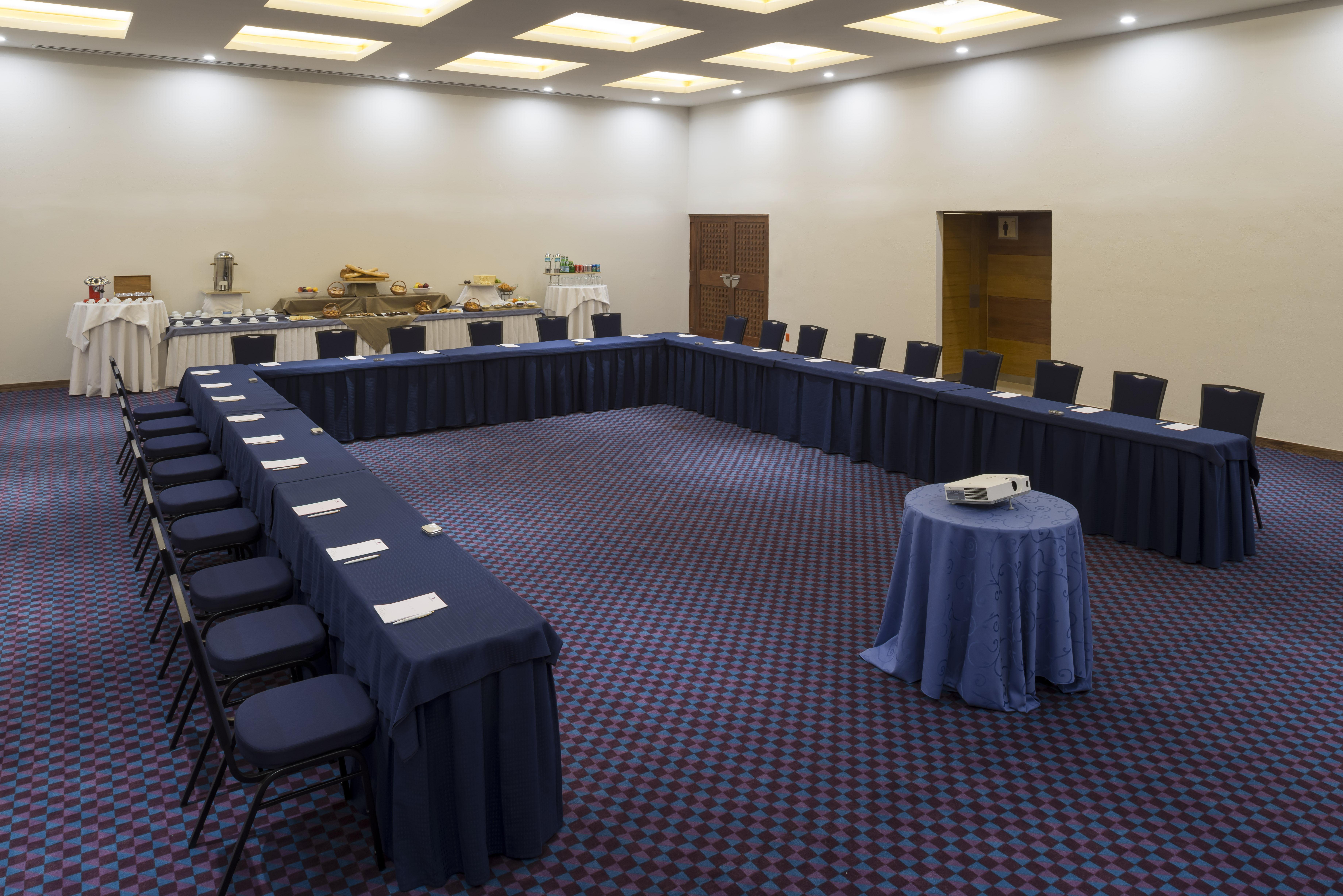 Camino Real Pedregal Mexico Hotel Kültér fotó A meeting room at the Sheraton Vistana Resort